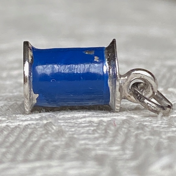 VTG I Spool of Blue Thread Sterling Charm - Picture 3 of 14
